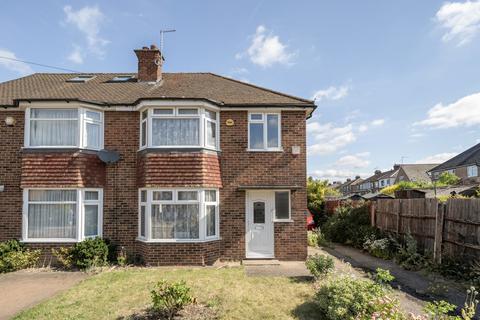 3 bed property, in Bradshawe Waye, £550,000