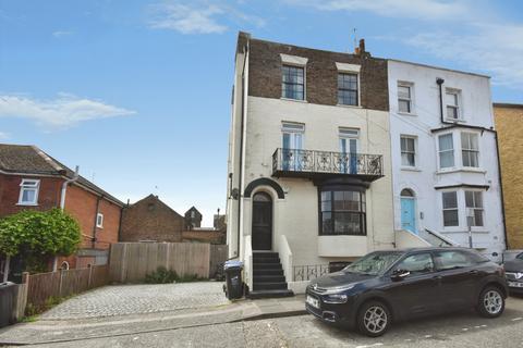4 bed property, in Prospect Road, £499,995