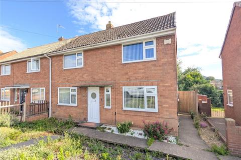 3 bed property, in Deer Park Road, £200,000