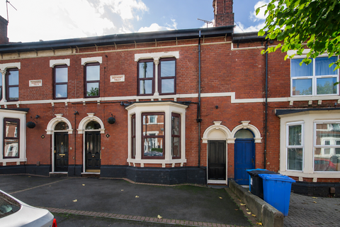 7 bed property, in Swinburne Street, £650,000