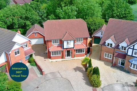 5 bed property, in Abbey Rise, £380,000