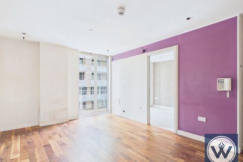 2 bed property, in Block 7 Spectrum, £164,995