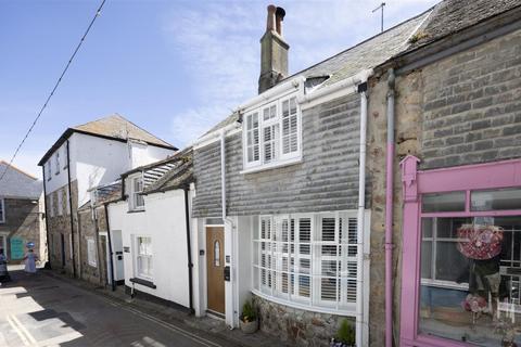 2 bed property, in Street-An-Pol, £575,000