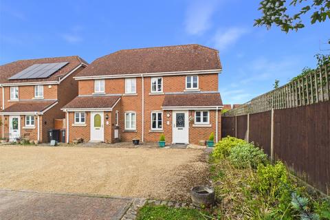 3 bed property, in Upper Field, £425,000