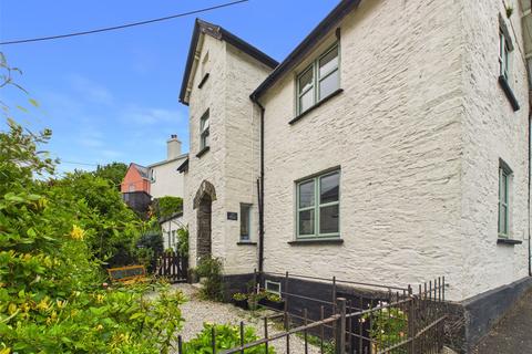 2 bed property, in Fore Street, £300,000