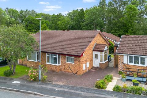 2 bed property, in Waterways, £190,000