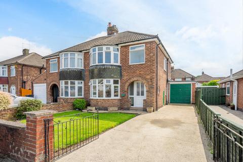 3 bed property, in Hawthorn Spinney, £350,000