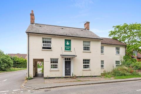 1 bed property, in Wellington House, £185,000