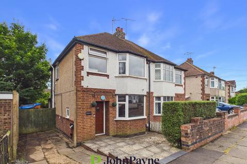 3 bed property, in Crecy Road, £250,000