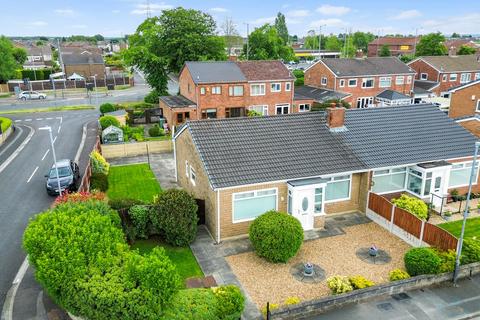 2 bed property, in Kelsall Avenue, £225,000