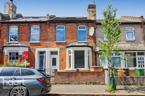 3 bed property, in Luton Road, £800,000