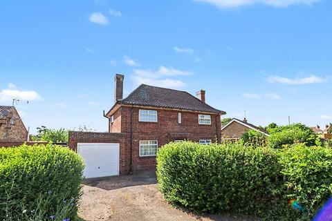3 bed property, in St. Peters Road, £220,000