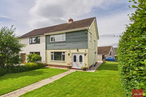 3 bed property, in Highpool Lane, £435,000
