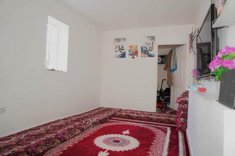4 bed property, in Windmill Lane, £800,000
