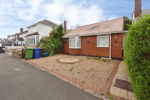 2 bed property, in Greenhill Road, £180,000