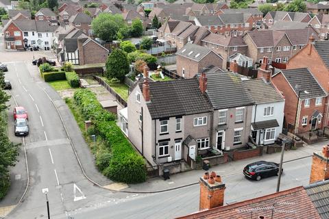 3 bed property, in Bulkington Road, £200,000