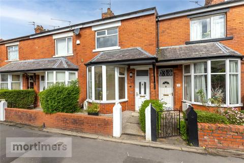 2 bed property, in Brownhill Road, £145,000