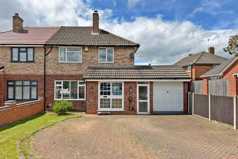 3 bed property, in Walk Lane, £350,000