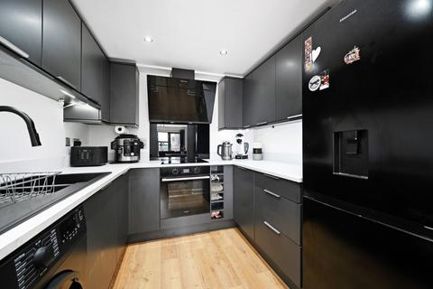 2 bed property, in West Street, £130,000