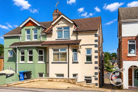 2 bed property, in Bournemouth Road, £190,000