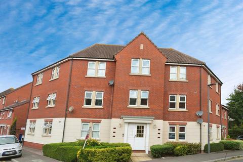 2 bed property, in New Charlton Way, £175,000