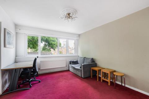 1 bed property, in Banbury Street, £310,000