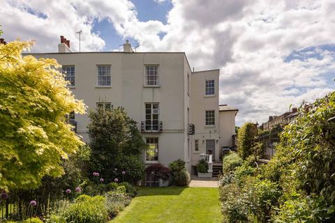 6 bed property, in South End Road, £6,000,000