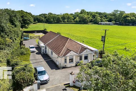 5 bed property, in Cross Common Road, £699,950