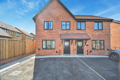 3 bed property, in Cockersand Drive, £290,000
