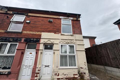 2 bed property, in Fairhaven Street, £150,000