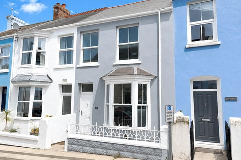 2 bed property, in Picton Road, £350,000