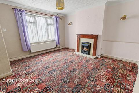 3 bed property, in Mollison Road, £130,000