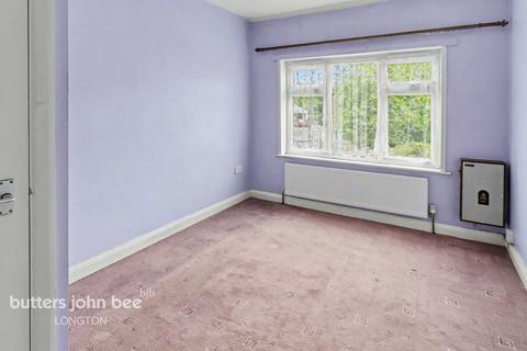 3 bed property, in Mollison Road, £140,000