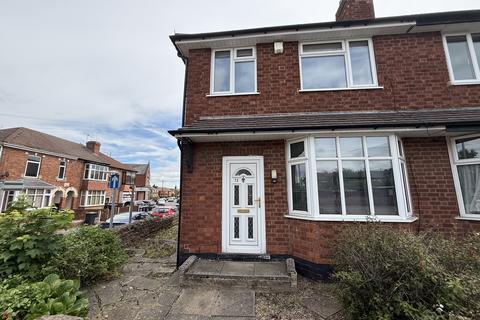 4 bed property, in 72 Middle Street, £150,000