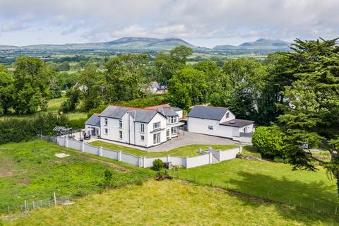 6 bed property, in Pwllheli LL53, £1,000,000