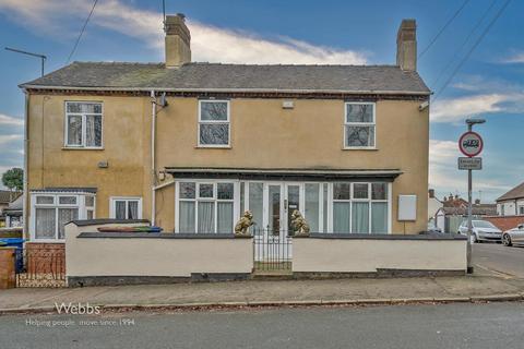 3 bed property, in Wimblebury Road, £220,000