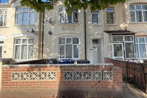 4 bed property, in West End Road, £525,000