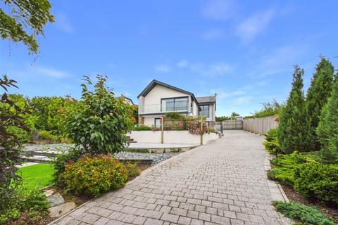 5 bed property, in Penstowe Road, £1,200,000