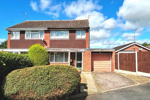 3 bed property, in Almond Close, £230,000