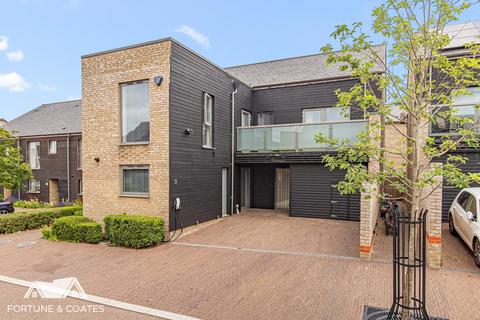 4 bed property, in Headland Street, £600,000