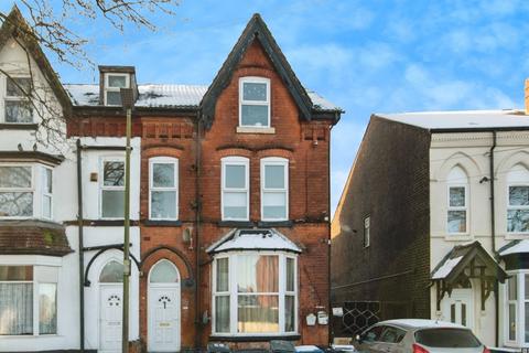 1 bed property, in Edgbaston Road, £150,000