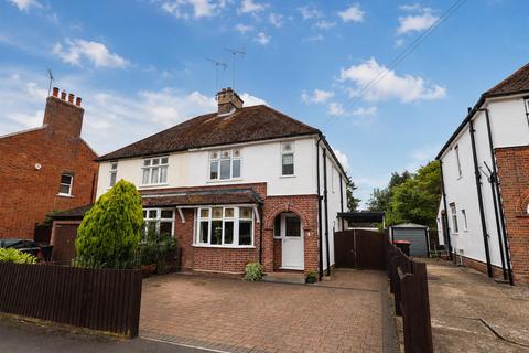 3 bed property, in Rothschild Road, £525,000