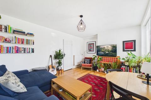 2 bed property, in High Cross Road, £375,000