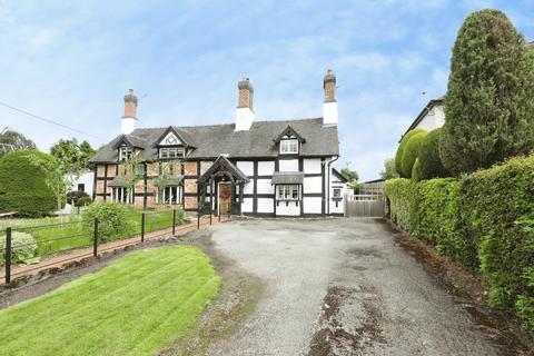 2 bed property, in Walton, £325,000