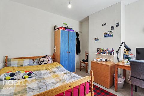 3 bed property, in Ridgway Road, £250,000