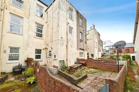 2 bed property, in Tor Hill Road, £69,000