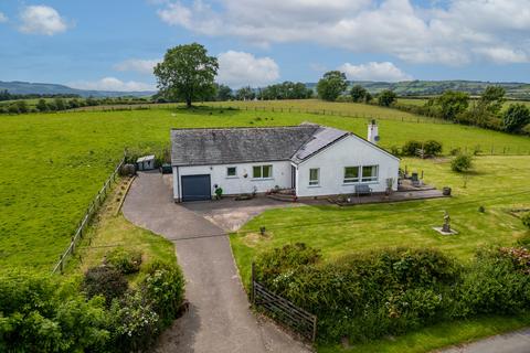 3 bed property, in Brackenbar, £495,000