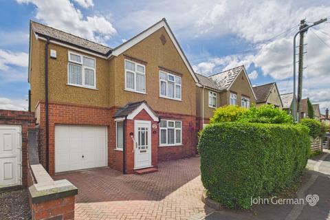 4 bed property, in Alexandra Crescent, £345,000