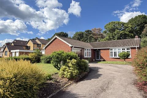 3 bed property, in Spinney Hill, £450,000