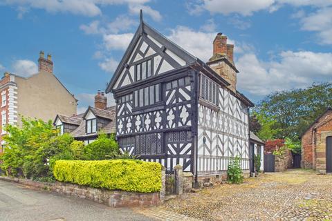 3 bed property, in Church Street, £400,000
